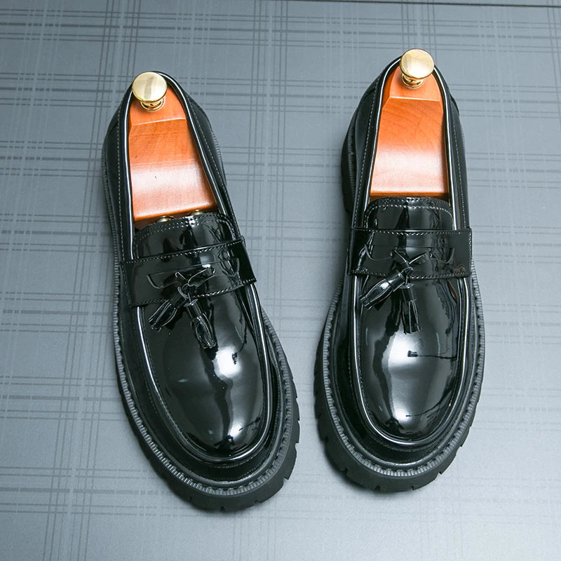 Nouvelles chaussures à plate-forme mocassins chaussures hommes chaussures de mariage à semelles épaisses noir chaussures d'affaires formelles sans lacet en cuir augmenter chaussures décontractées