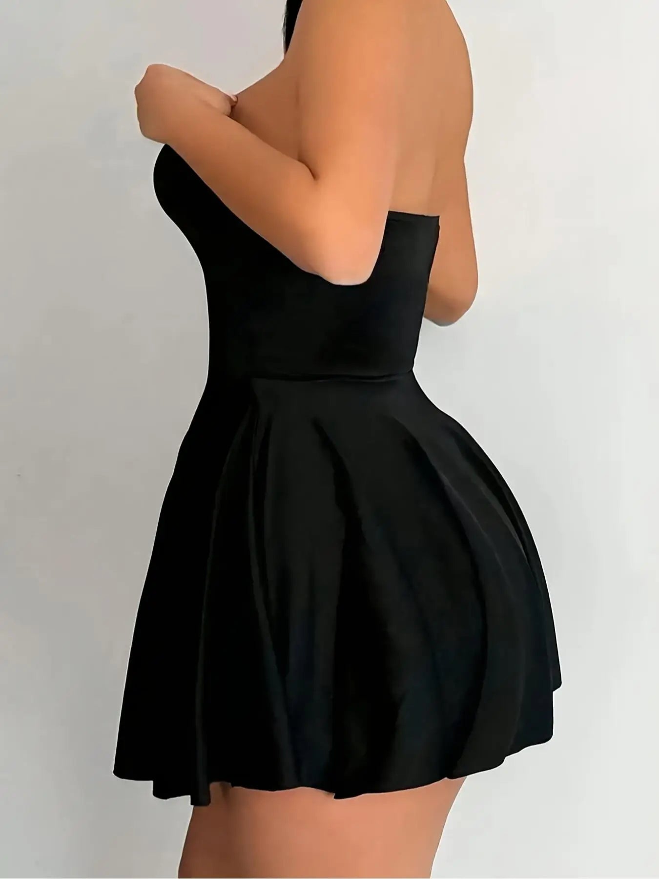 Mini-jupe cloche sans bretelles, design ajusté taille haute, parfaite pour le quotidien, les sorties nocturnes, les occasions spéciales, toutes saisons