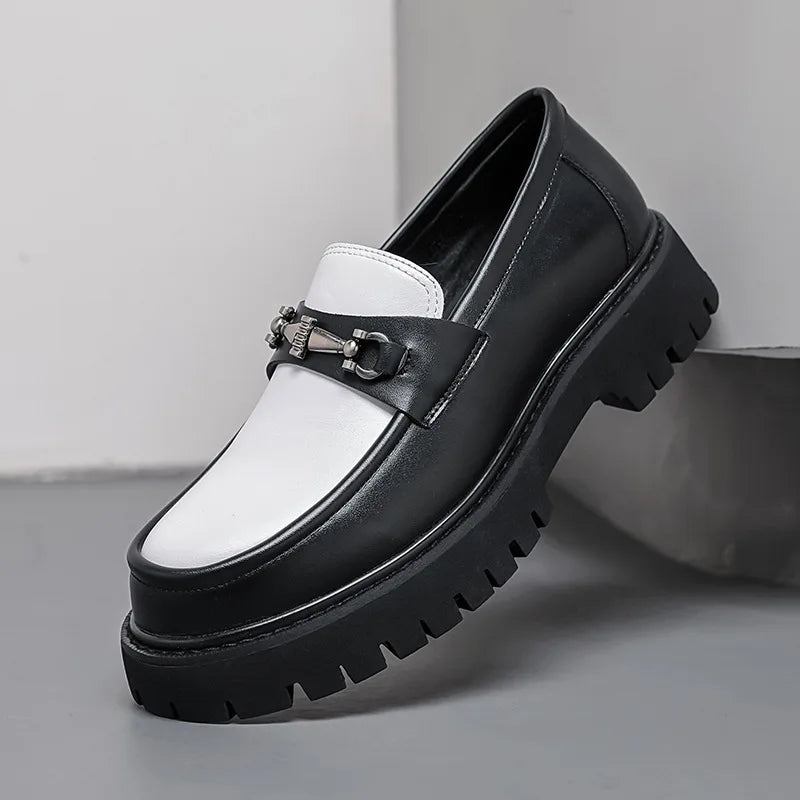 Mocassins à boucle en métal de Style britannique pour hommes, chaussures de mariage à semelles épaisses, nouvelles chaussures confortables d'affaires formelles, chaussures décontractées en cuir à enfiler