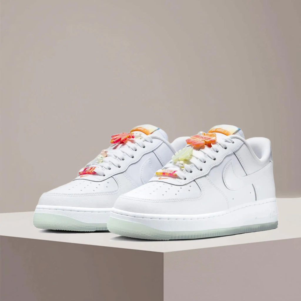 Nike Air Force 1 Baskets de skateboard pour femme avec semelles antidérapantes, durables et amortissantes IB8875-111