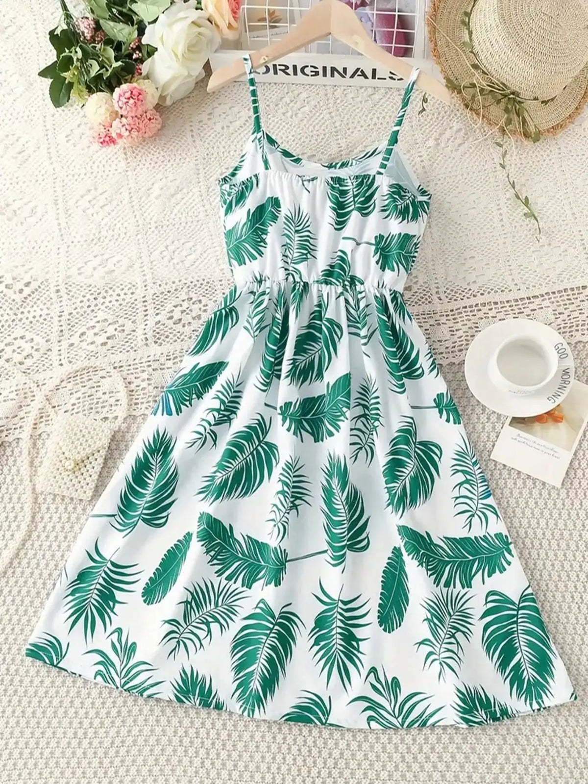 Combinaison d'été sans manches à imprimé feuilles pour fille - Mélange de polyester extensible décontracté, design épaules dénudées, longueur genou, jupe de plage
