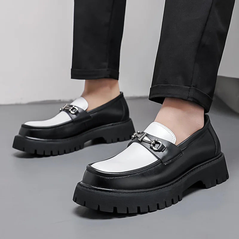 Mocassins à boucle en métal de Style britannique pour hommes, chaussures de mariage à semelles épaisses, nouvelles chaussures confortables d'affaires formelles, chaussures décontractées en cuir à enfiler