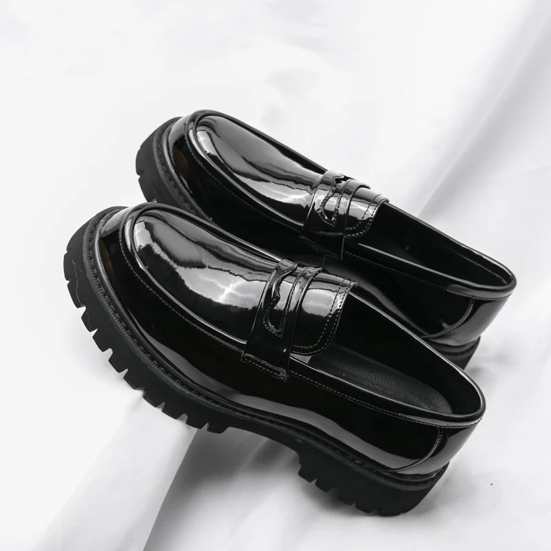 Nouvelles chaussures à plate-forme mocassins chaussures hommes chaussures de mariage à semelles épaisses noir chaussures d'affaires formelles sans lacet en cuir augmenter chaussures décontractées