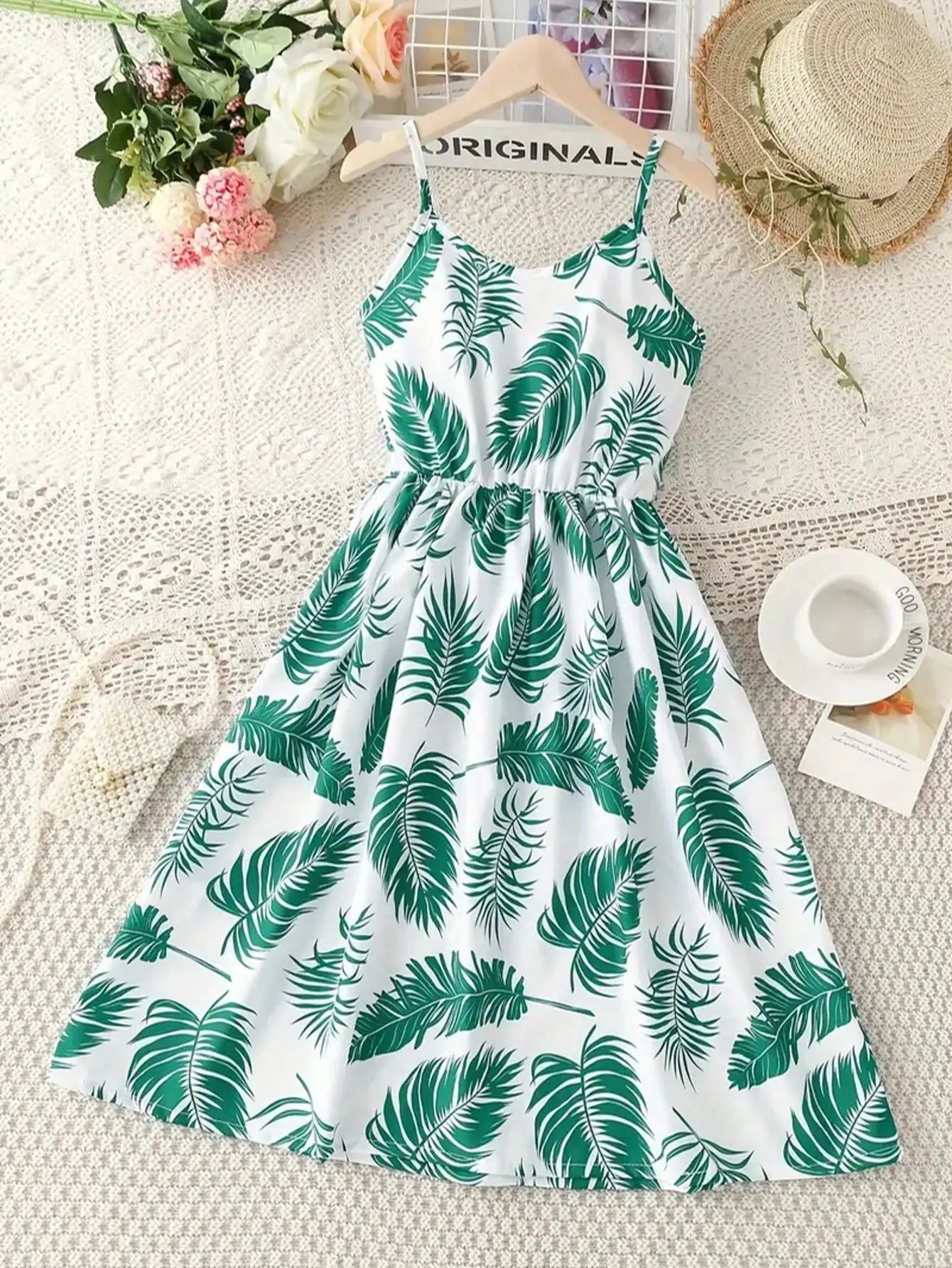Combinaison d'été sans manches à imprimé feuilles pour fille - Mélange de polyester extensible décontracté, design épaules dénudées, longueur genou, jupe de plage