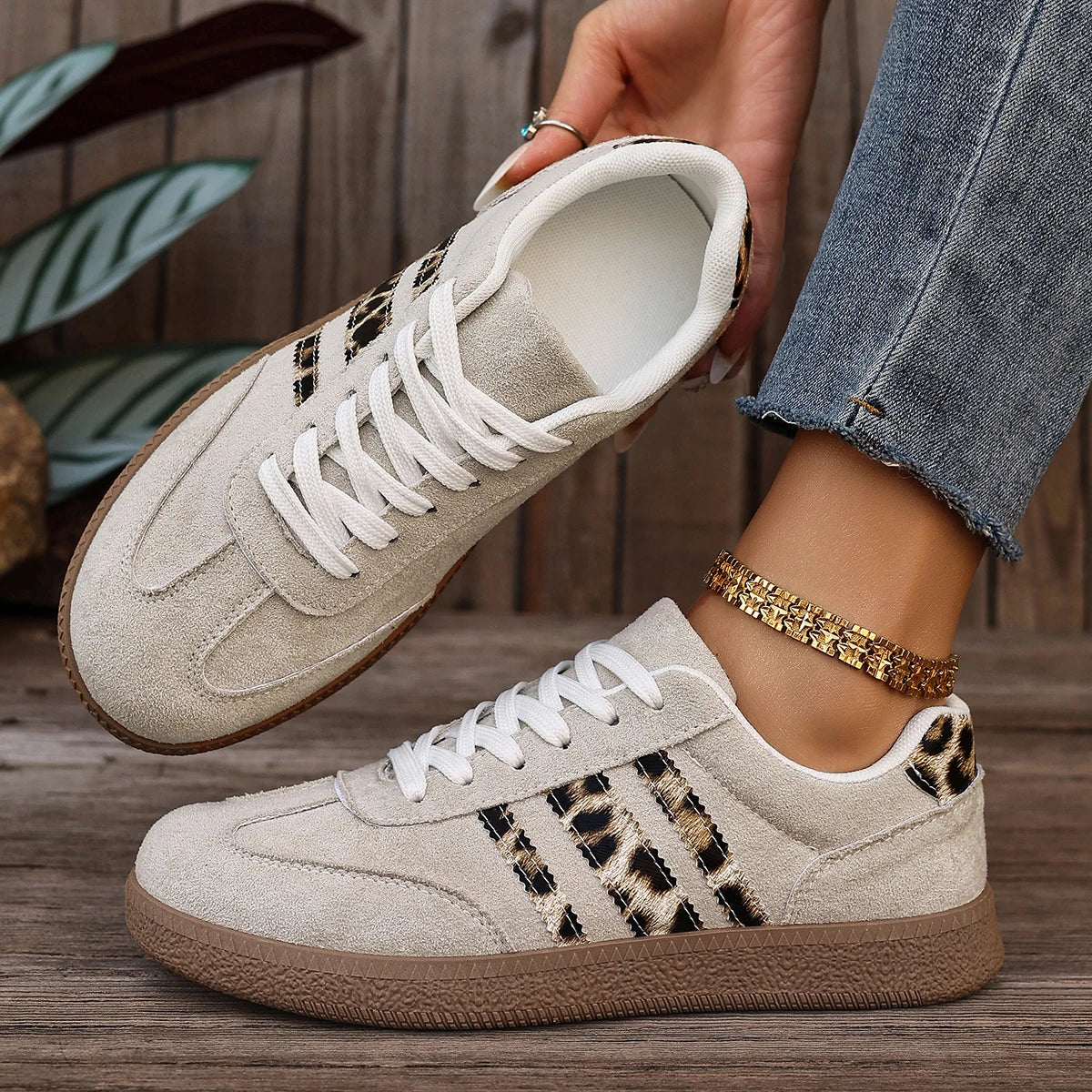 Nouvelles chaussures de sport décontractées imprimées léopard pour l'automne et l'hiver, chaussures simples à lacets antidérapantes à bout rond pour femmes de grande taille 74