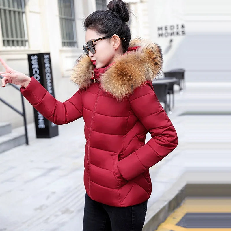 Manteau d'automne pour femme, veste courte à capuche, parka chaude 2026, grande fourrure, doudoune matelassée pour femme, grande taille