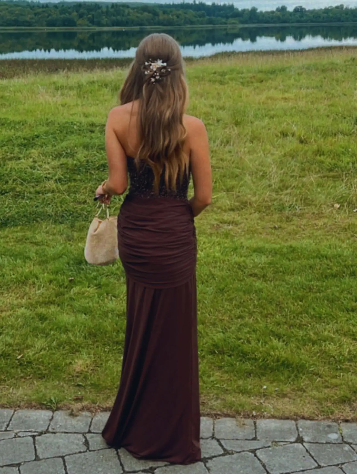 Oligai nouvelles robes de soirée élégantes femmes marron Maxi bretelles Corset robe à paillettes velours moulante longue robe de bal d'anniversaire blanche