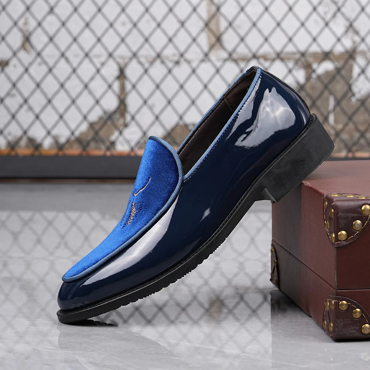 Mocassins formels brodés pour homme, chaussures de créateur pour mariage, chaussures de bureau, mocassins homme, chaussures élégantes pour homme
