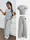 Ensemble tendance 2 pièces gris pour filles, t-shirt court froncé minimaliste avec logo 89 et pantalon ample à jambes larges pour le streetwear et le quotidien