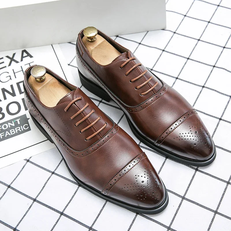 Chaussures habillées de luxe pour hommes, chaussures d'affaires décontractées à la mode, chaussures de Banquet de fête rétro pour hommes, chaussures de mariage Brogue sculptées à lacets, taille 48
