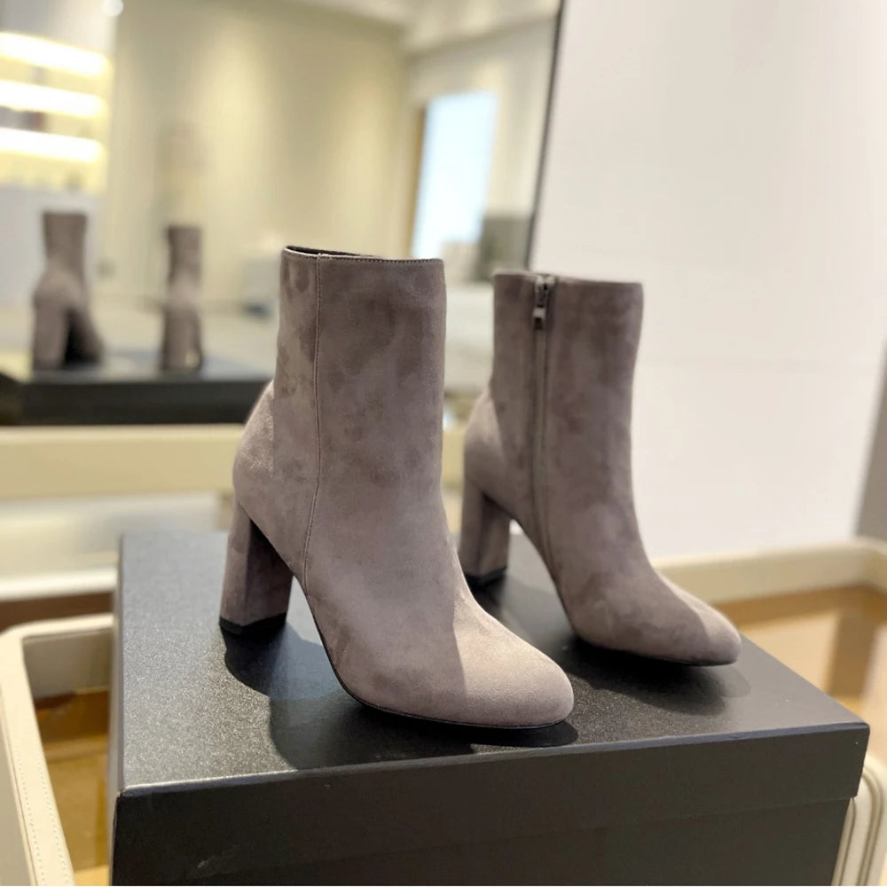 Nouvelles bottes de luxe 2026 pour femme, modèle haut de gamme, à bout rond doux, talon bas, style chevalier, bottes longues