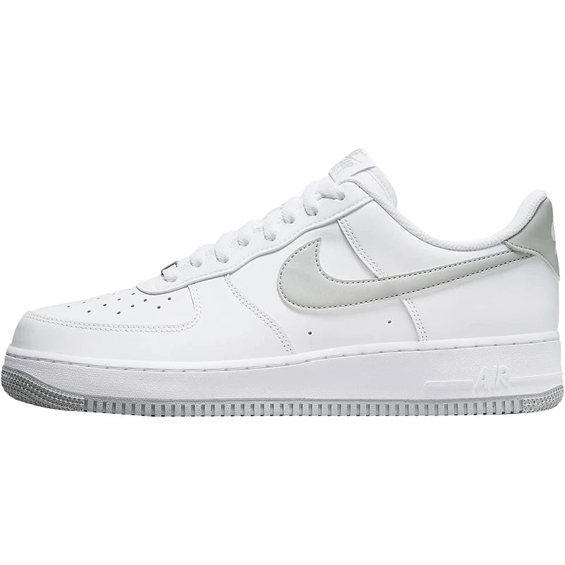 Nike officiel authentique Air Force 1 '07 chaussures décontractées respirantes et résistantes à l'usure pour hommes FJ4146-100