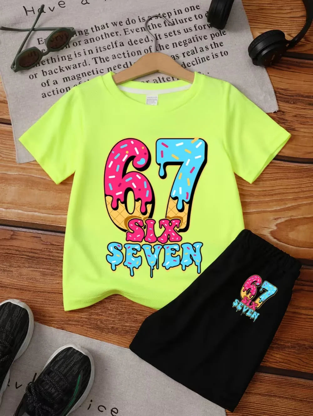 Ensemble 2 pièces pour enfants : T-shirt à manches courtes et short imprimé chiffres 6 et 7, style 'Brainrot' italien amusant, pour garçons