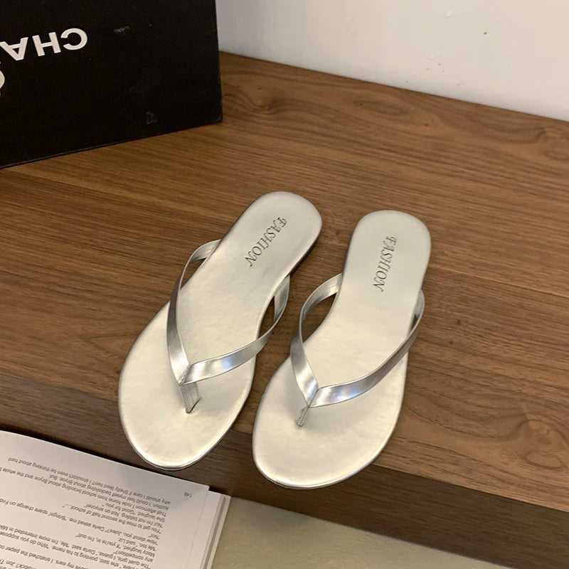 Sandales grande taille chaussures pour femmes été 2025 nouvelles tongs pantoufles extérieures sandales plates