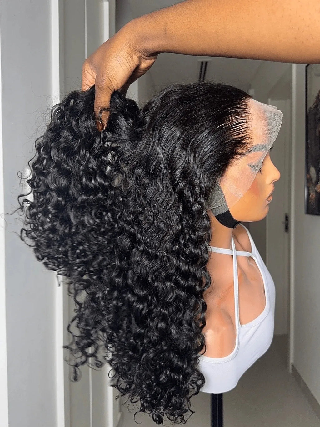 Perruques frontales ondulées profondes cheveux humains bouclés 360 HD pleine perruque de dentelle cheveux humains sangle Invisible pour les femmes noires pré plumées Nature noir