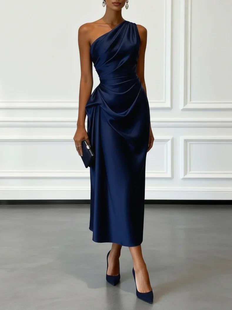 Robe midi élégante à une épaule en satin plissé pour soirée formelle ou cocktail