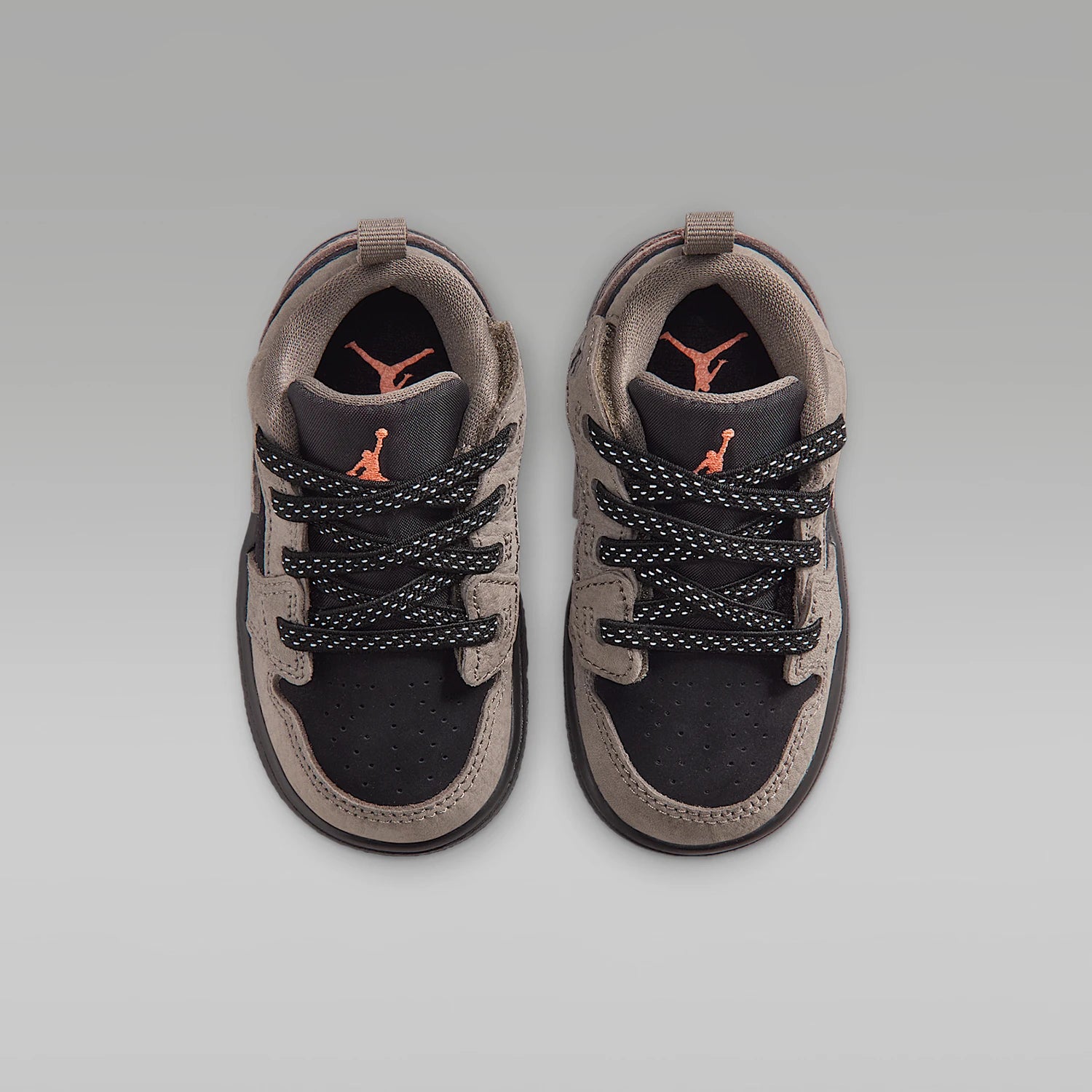 Nike Authentic JORDAN Chaussures de sport basses résistantes à l'usure avec velcro pour enfants IQ8631-005
