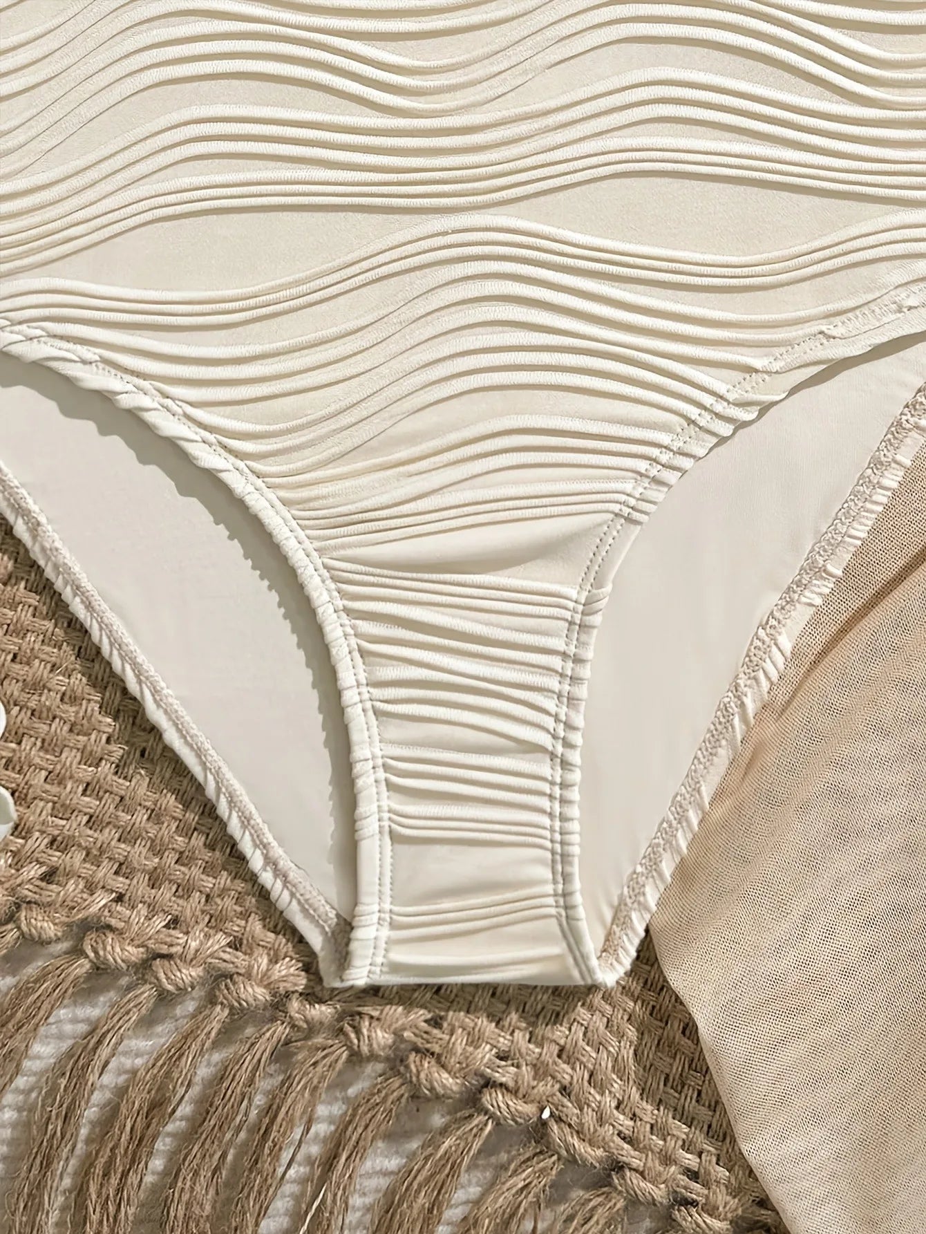 Ensemble 2 pièces pour filles, maillot de bain une pièce texturé ondulé avec décor coquillages et étoiles de mer et paréo de plage transparent