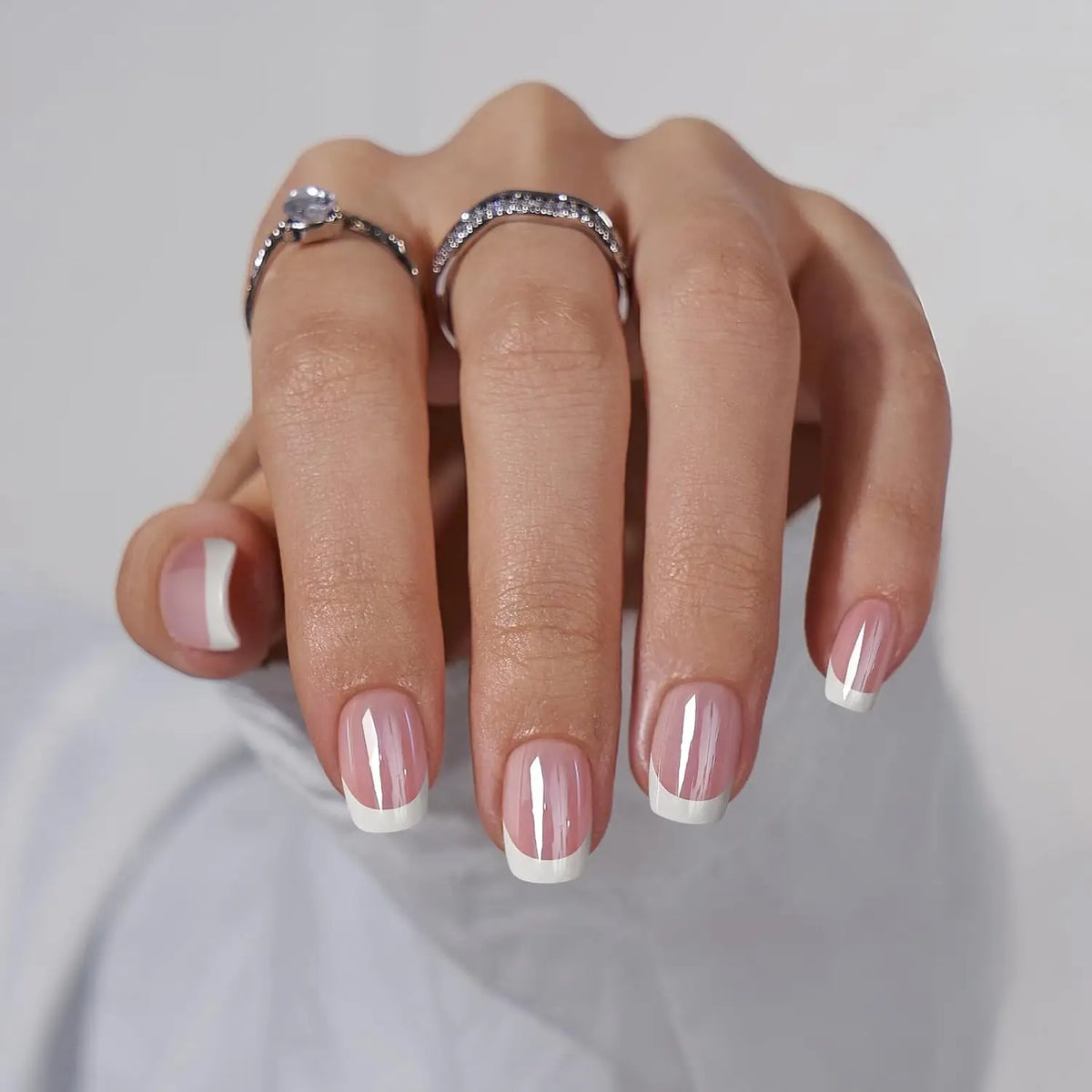 24 pièces/ensemble faux ongles carrés courts pour femmes mignon mariée coeur blanc français conseils faux ongles y2k presse sur faux ongles fournitures