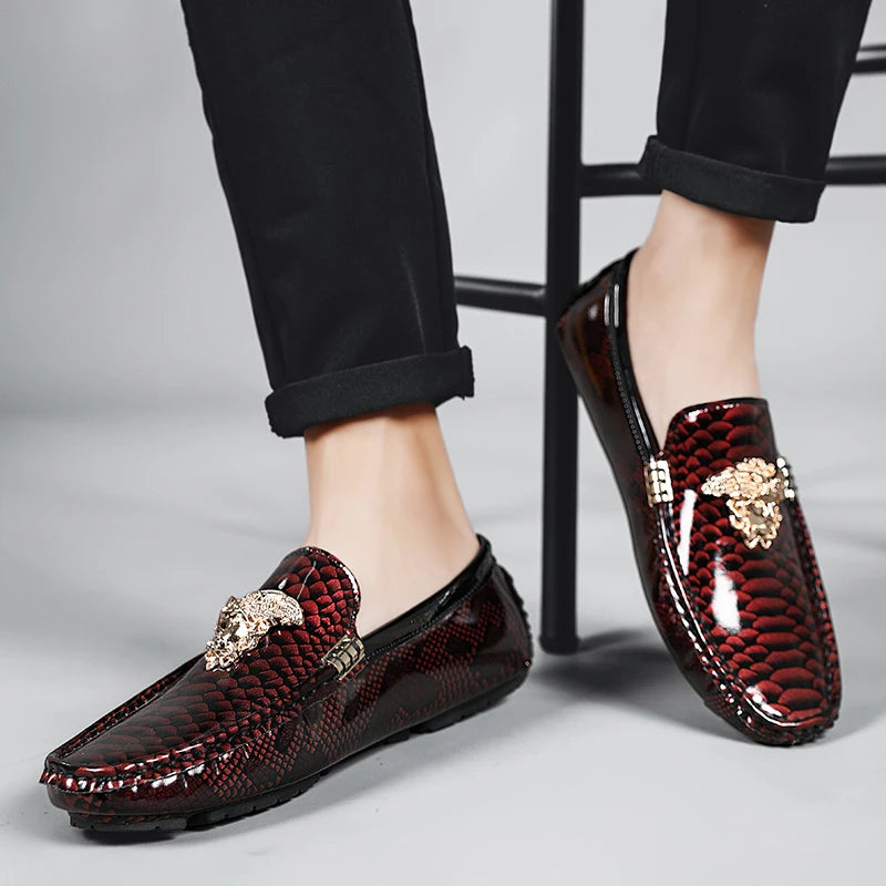 Mocassins de conduite en cuir verni pour hommes, chaussures de bureau italiennes, mocassins à enfiler confortables, chaussures décontractées imprimées pour la salle, la fête, le printemps