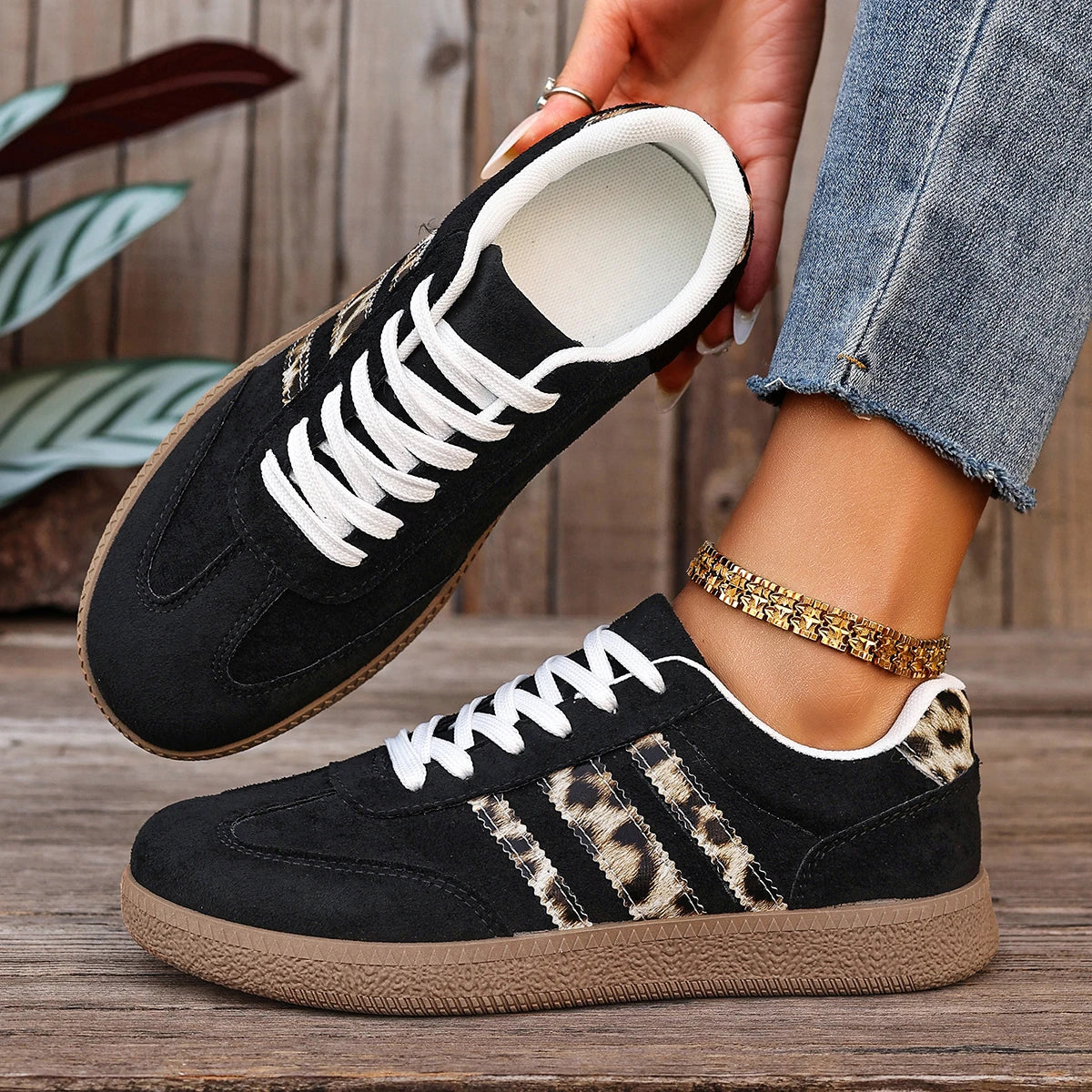 Nouvelles chaussures de sport décontractées imprimées léopard pour l'automne et l'hiver, chaussures simples à lacets antidérapantes à bout rond pour femmes de grande taille 74