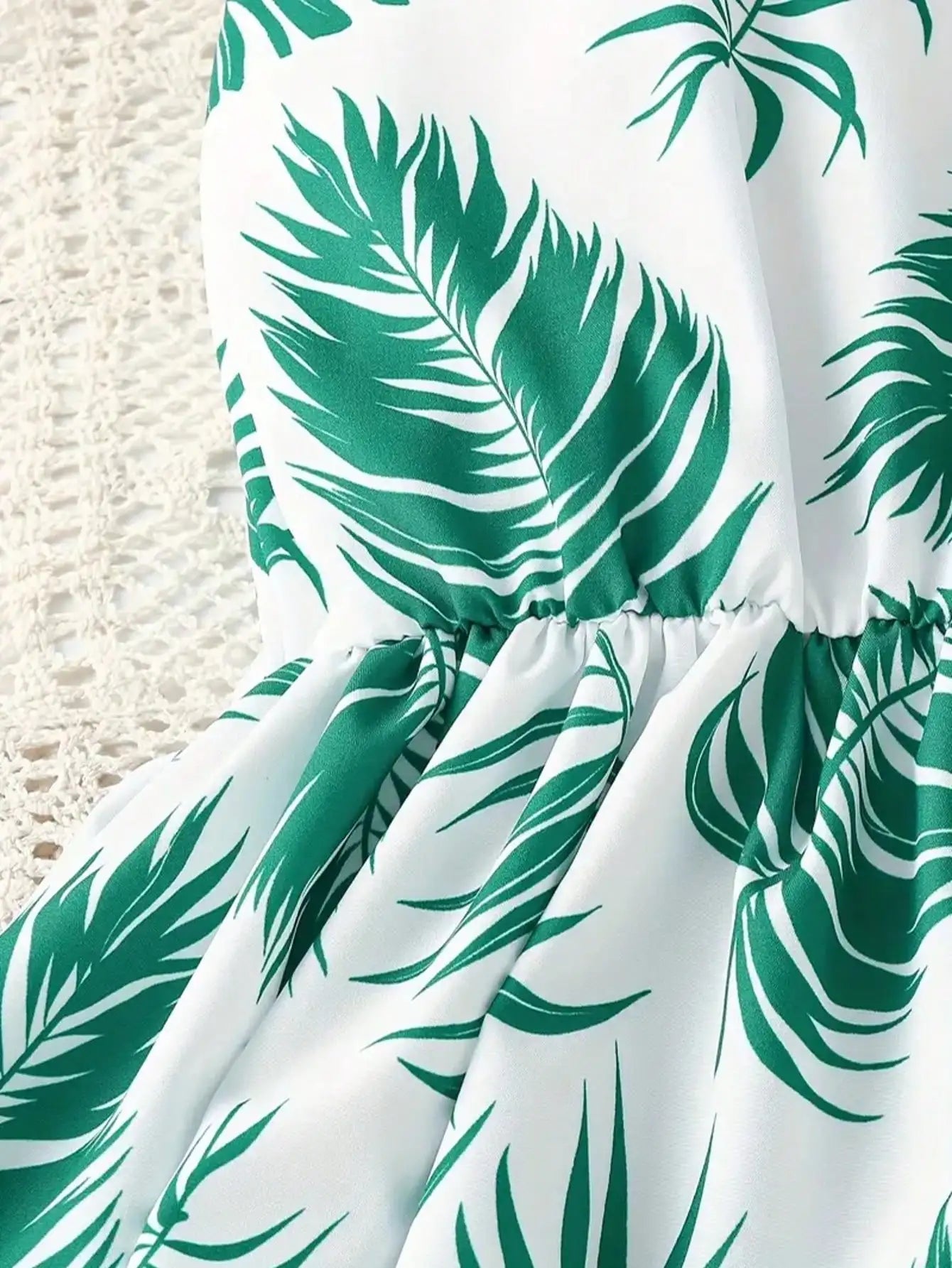 Combinaison d'été sans manches à imprimé feuilles pour fille - Mélange de polyester extensible décontracté, design épaules dénudées, longueur genou, jupe de plage