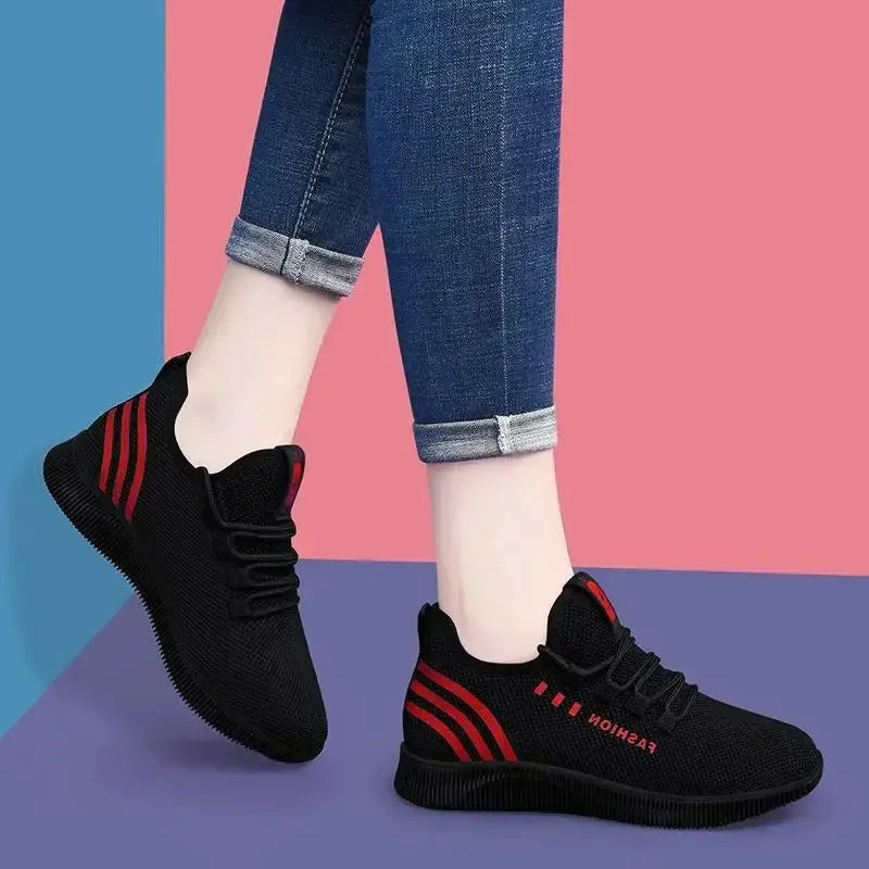 Femmes chaussures de Tennis 2025 printemps nouvelle mouche tissage vieux pékin tissu chaussures petite marguerite femmes chaussures de sport décontractées chaussures de marche