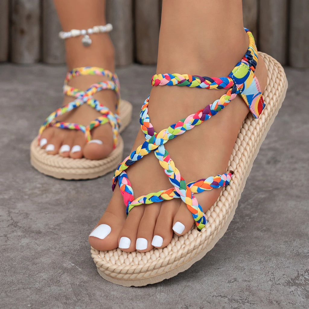 Sandales plates pour femmes, sandales légères et tendance, chaussures de plage pour femmes, nouvelles sandales d'été à bout rond, chaussures confortables