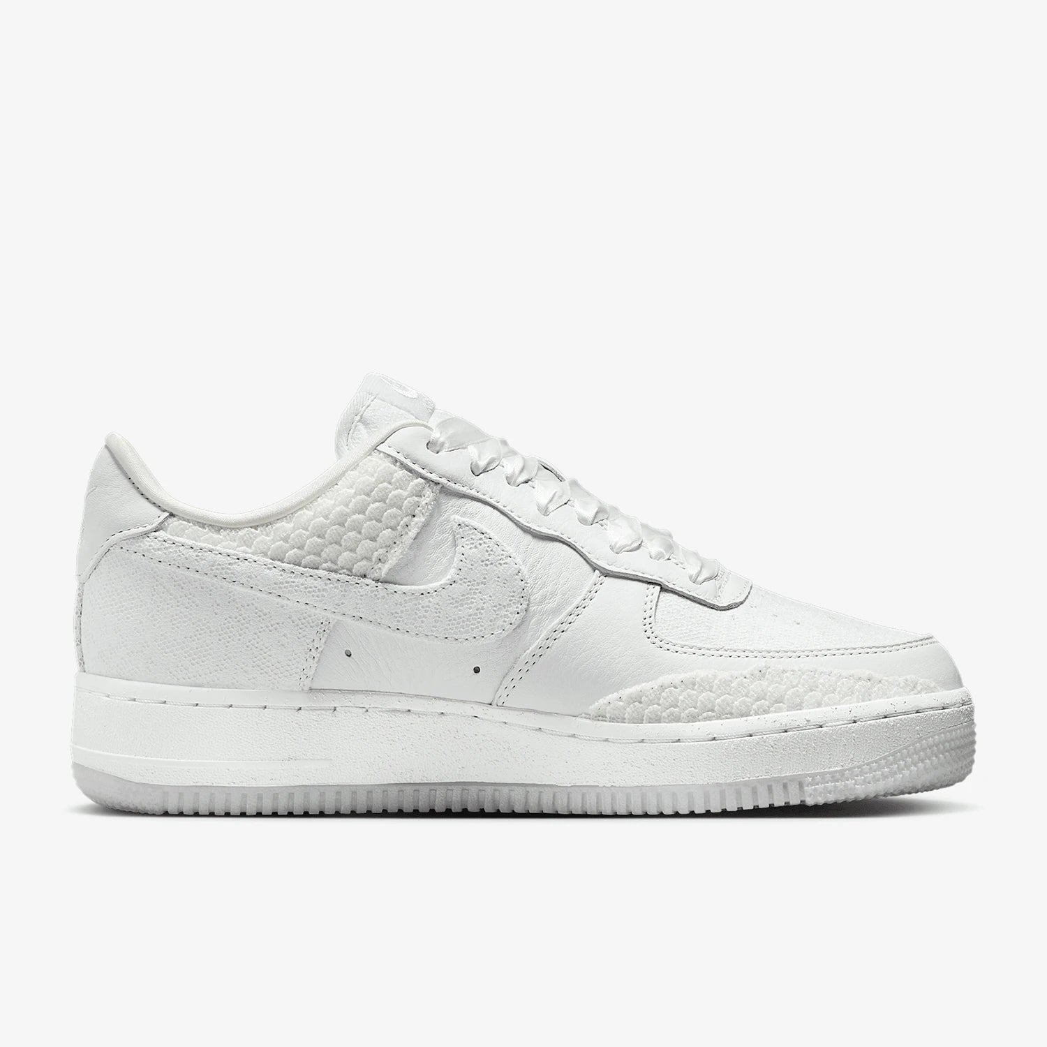 Nike Authentique Air Force 1 AF1 Baskets classiques à semelle épaisse pour femme HV6011-111