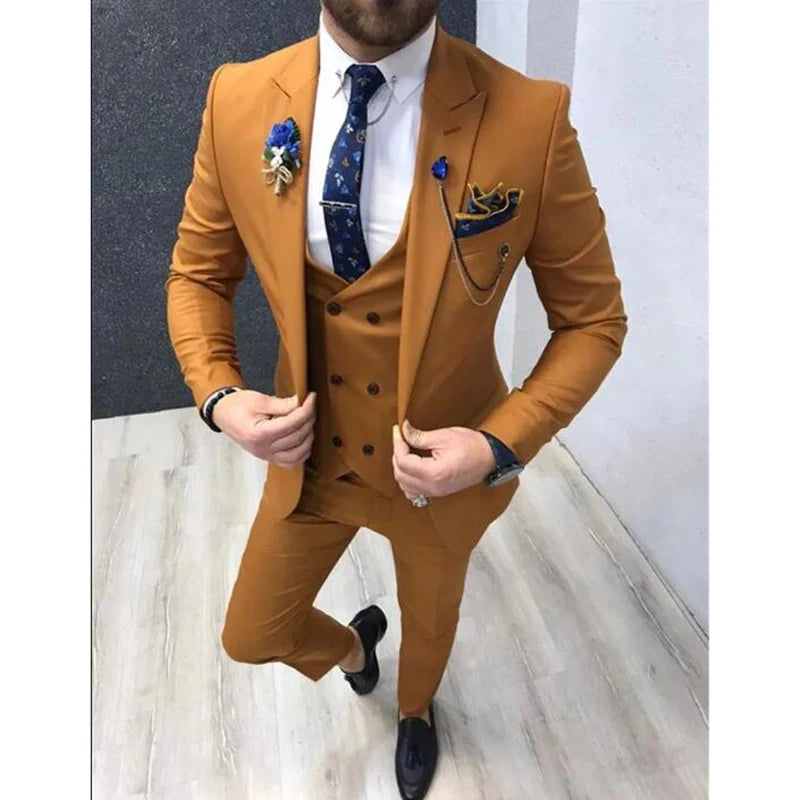 Costumes de mariage classiques pour hommes, sur mesure, revers à pointe, smoking de mariage, coupe cintrée, costume masculin (veste + pantalon + gilet), nouvelle collection 2024