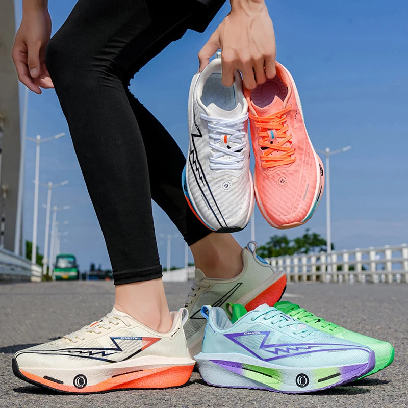 Chaussures de course respirantes à semelle épaisse avec plaque en carbone pour hommes, baskets unisexes assorties pour couples, idéales pour le jogging quotidien, professionnelles