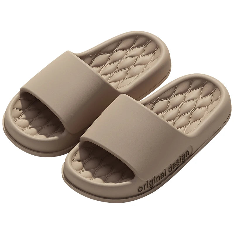 Pantoufles d'été tendance pour hommes, nouvelles sandales nuage à semelle souple et antidérapante pour la maison, la plage, l'intérieur et l'extérieur