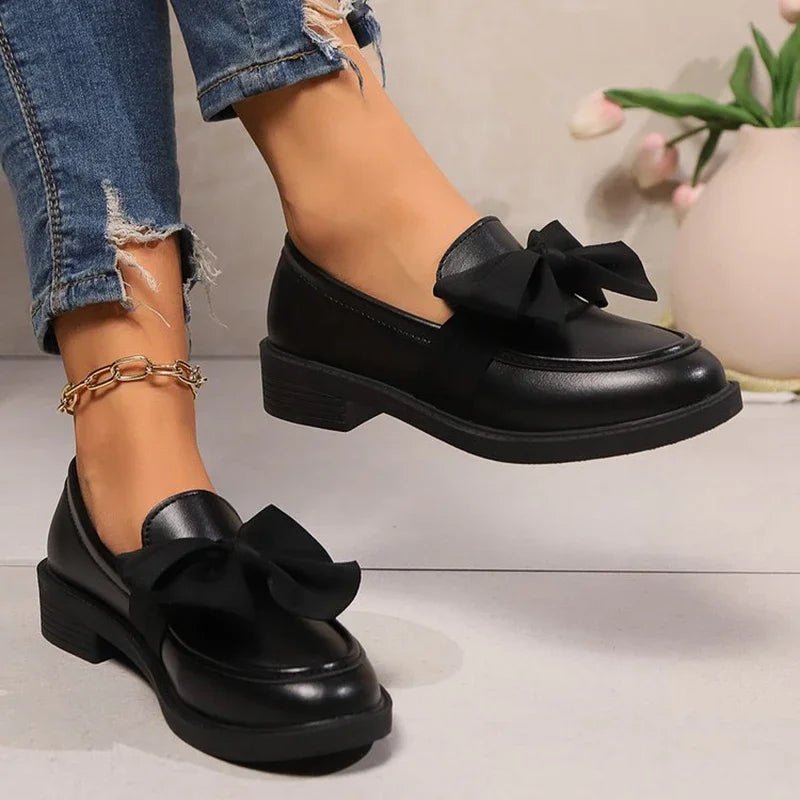 Mocassins à enfiler avec nœud papillon pour femmes, chaussures d'été en cuir verni de couleur unie, confortables, semelle souple, mocassins à plateforme, 2025
